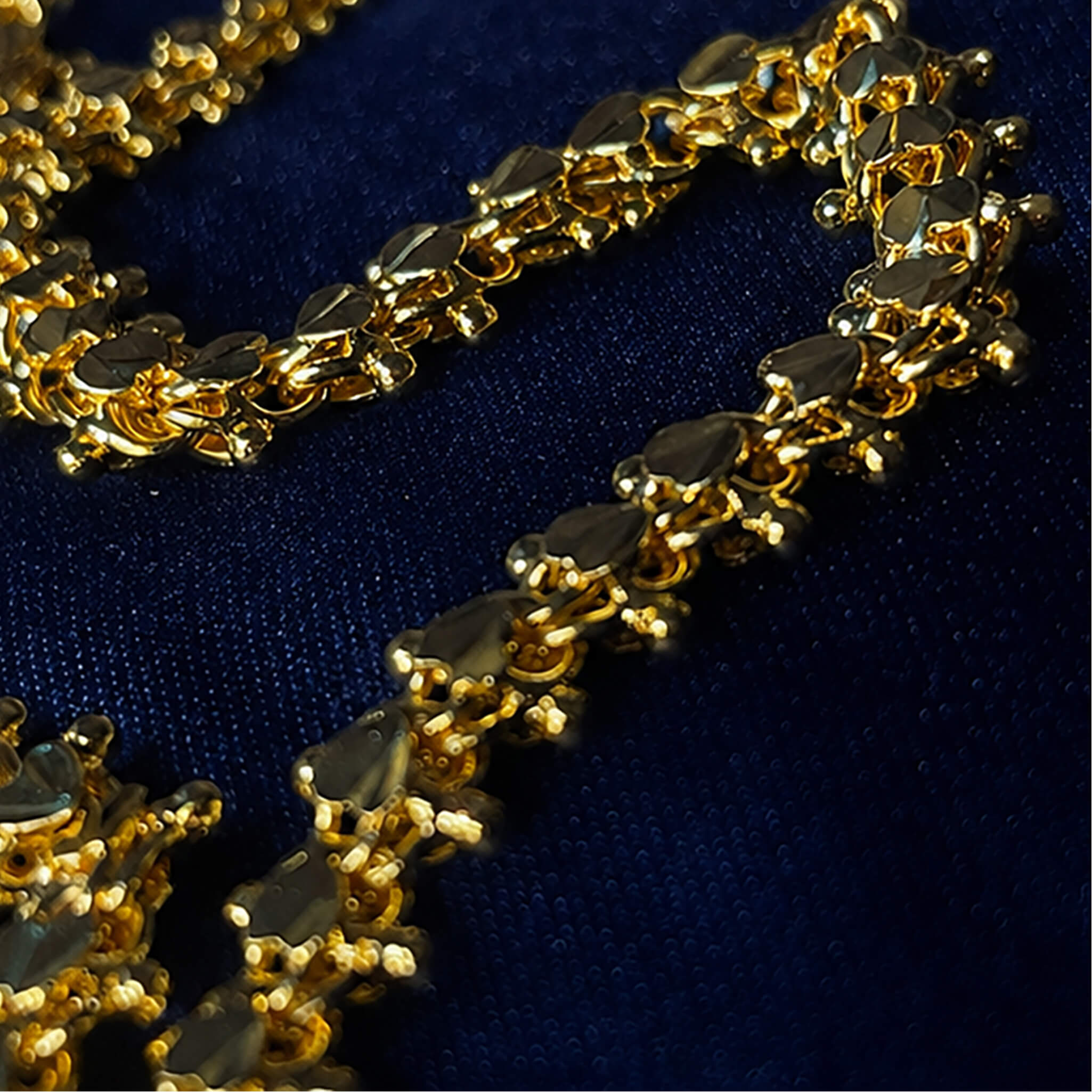Aurelia Golden Heritage Long Chain